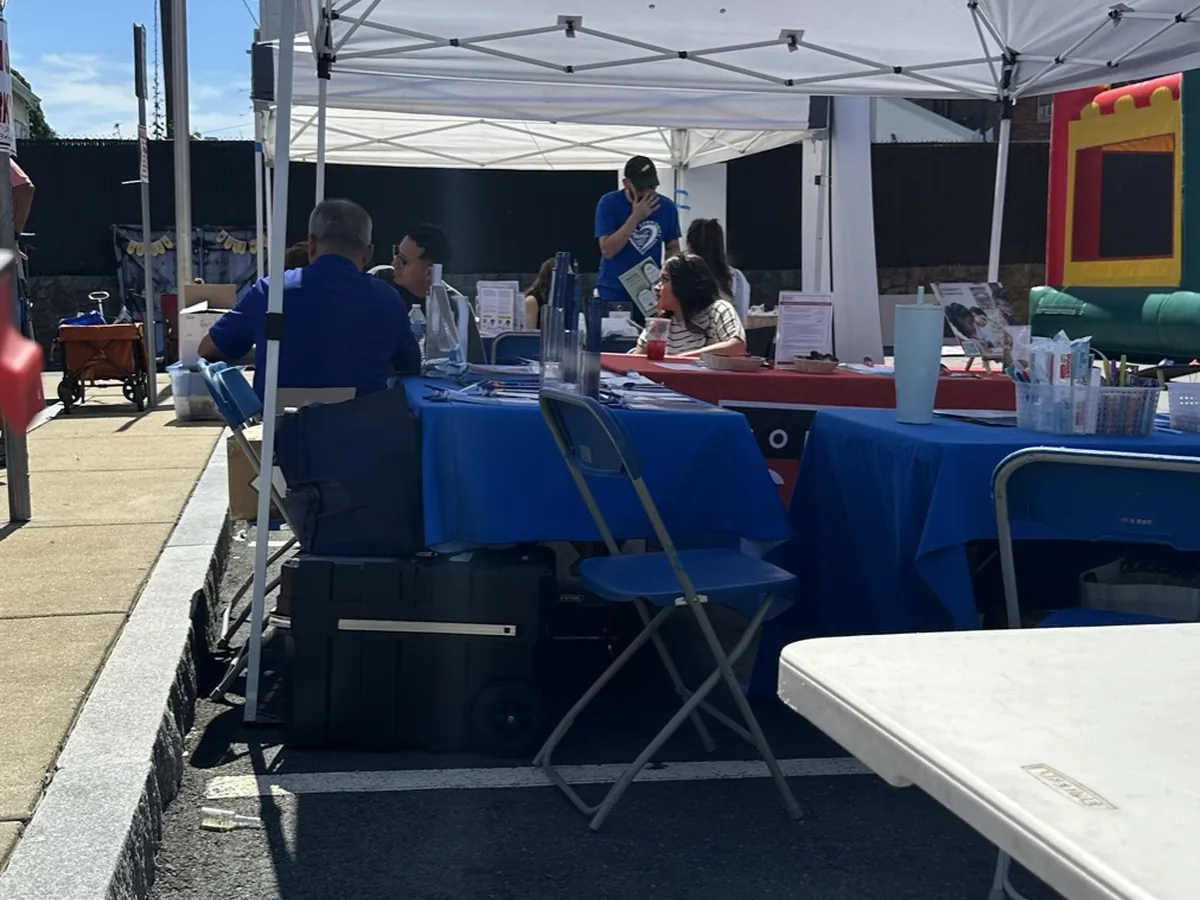 A place for neighbors and businesses to connect.